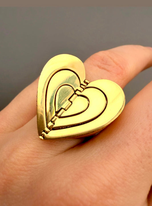 Cadar designer yellow 18K endless folding heart statement ring with diamonds, size 6/6.25