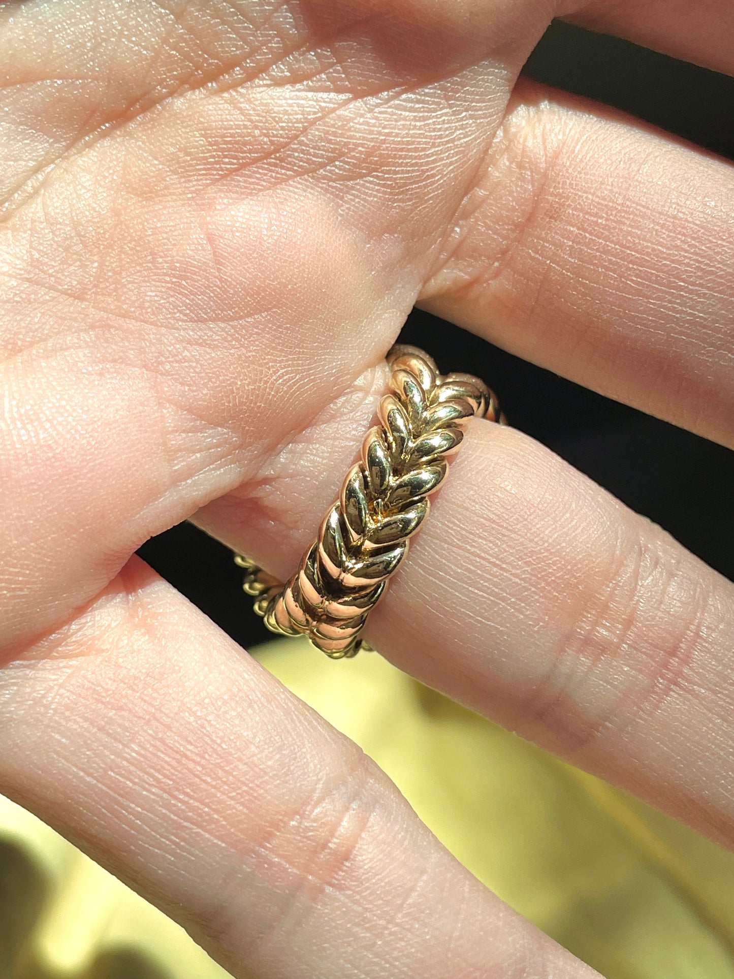Vintage 14K Carved Lapis and approx 1.6 ctw Citrine Mariner Link Statement Ring, size 6.25