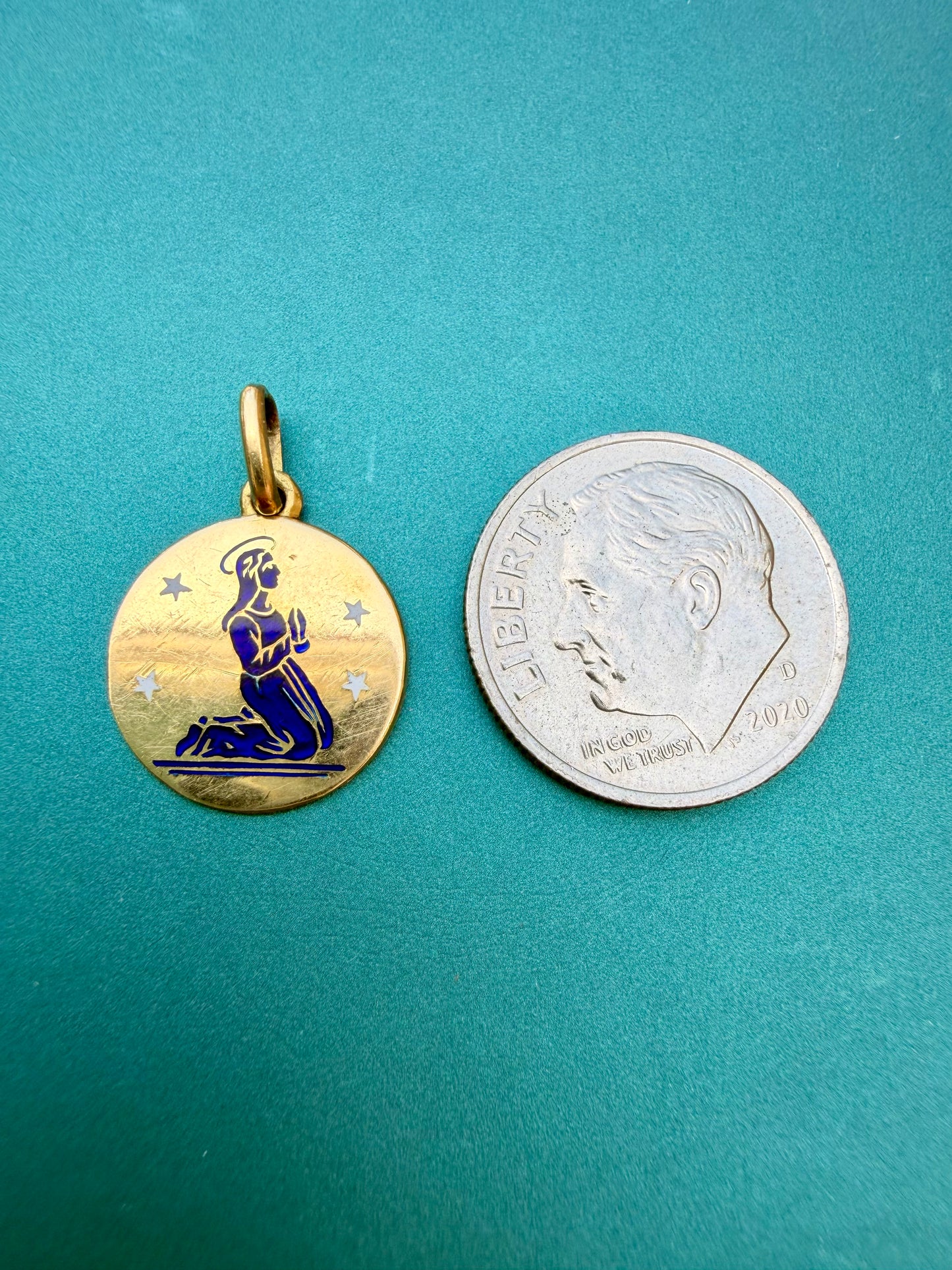 Vintage yellow 18K gold Virgo zodiac enamel pendant