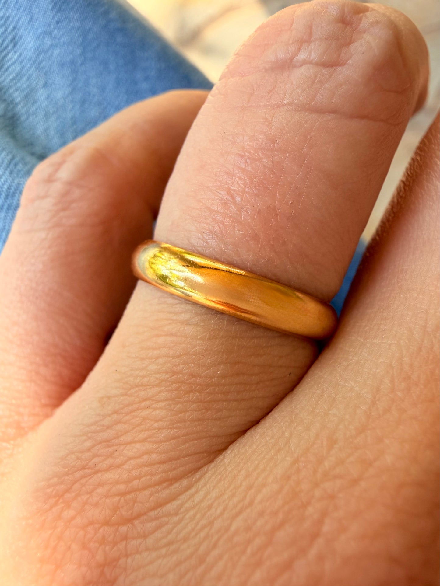 Vintage yellow 18K gold Van Cleef & Arpels band, size 6