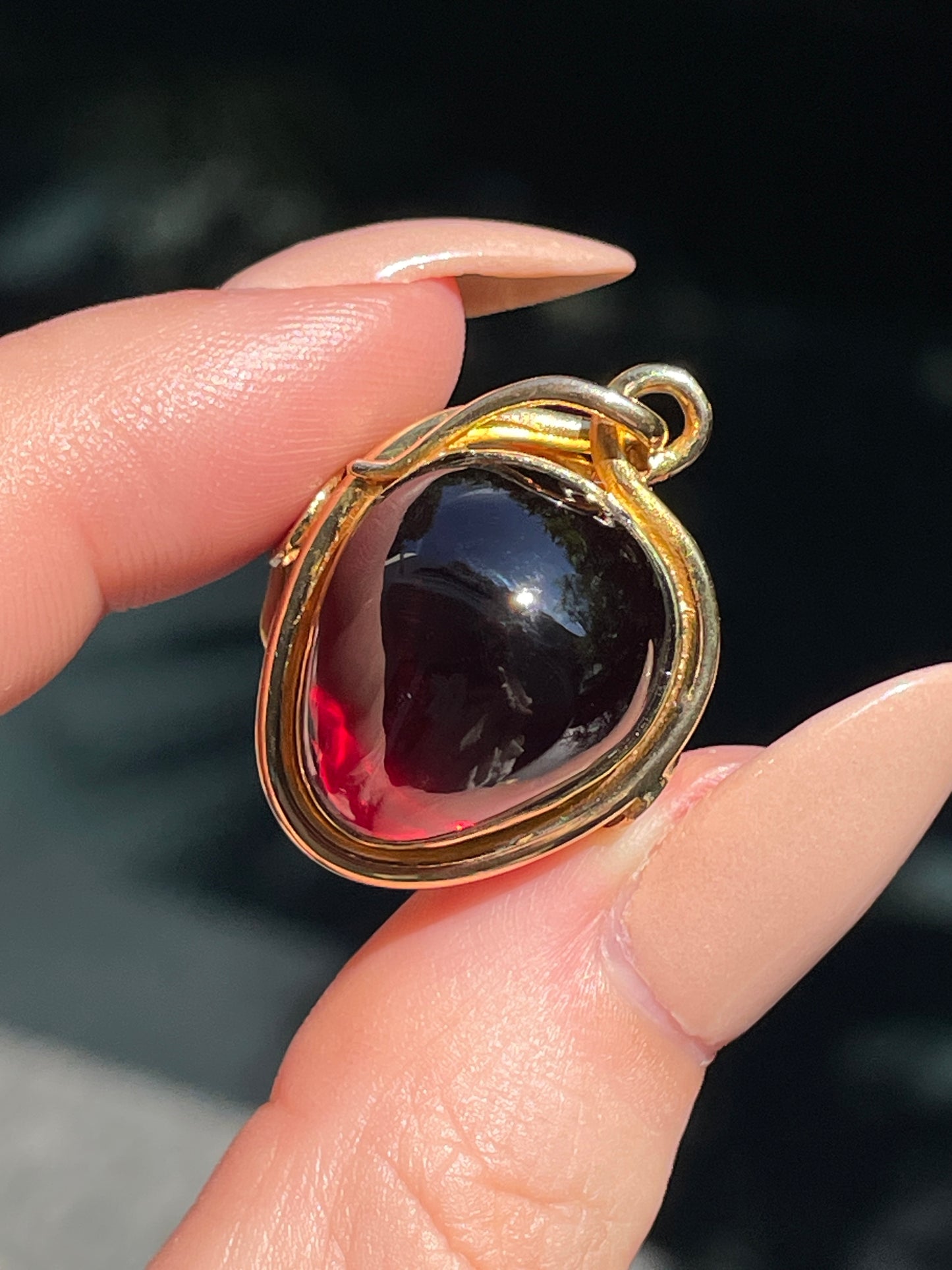 Antique yellow 14K garnet glass back locket ring, size 6.75