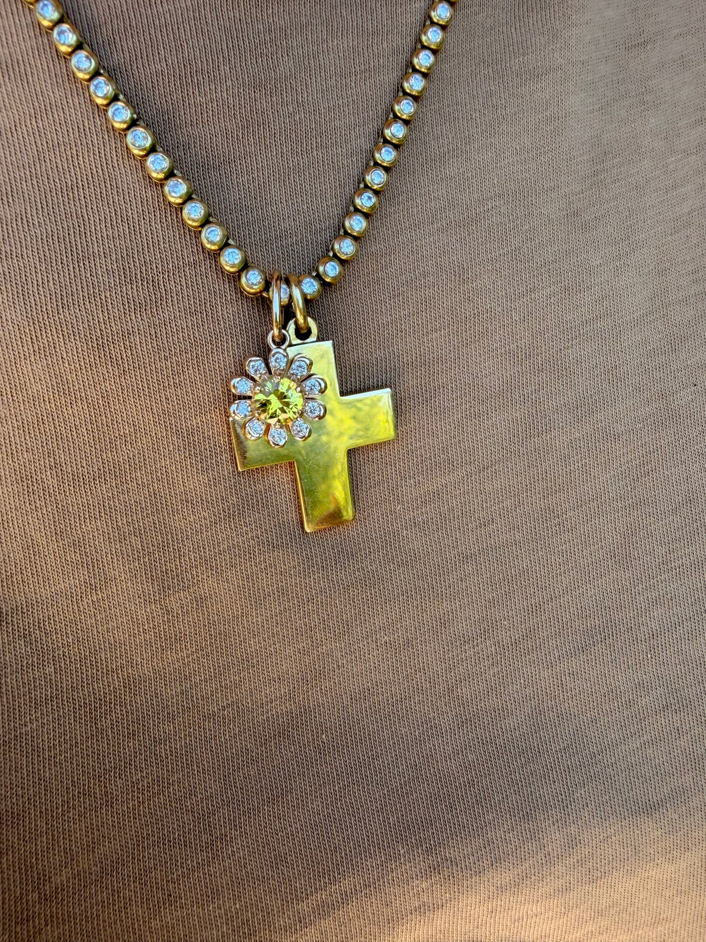 Vintage yellow 18K cross pendant
