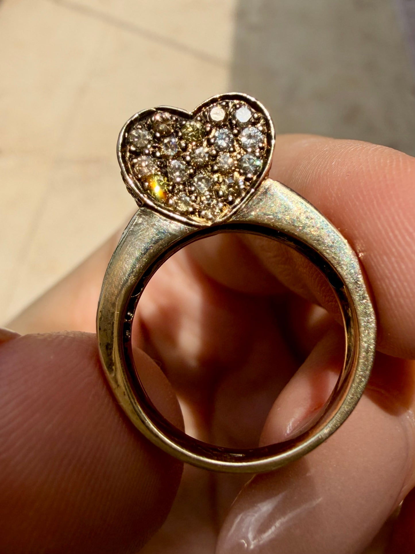Vintage 18K gold approx 1.6ctw warm diamond heart profile ring, size 5.5