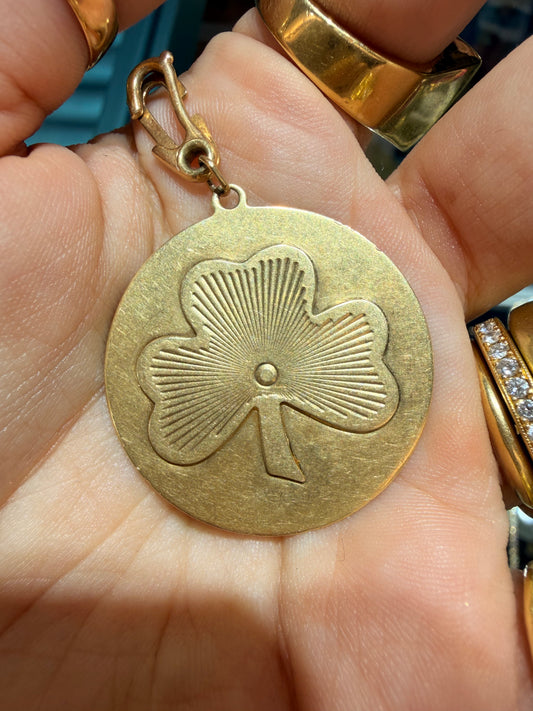 Vintage yellow 14k gold engine turned 3 leaf clover pendant