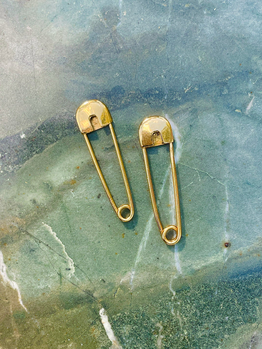 Vintage yellow 18K safety pin