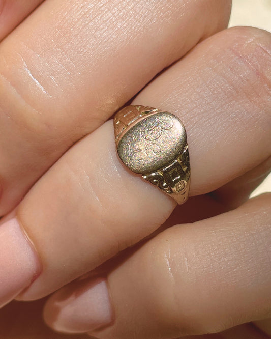 Antique rosy yellow 10K "BE" signet ring, size 2.25