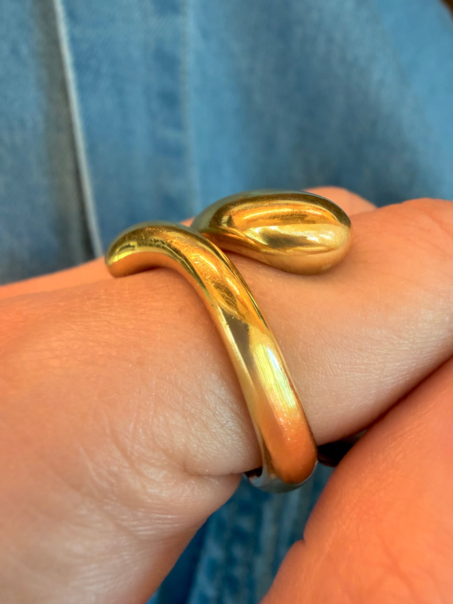 Vintage yellow 18K gold Tiffany and Co Elsa Peretti ring, size 9.5
