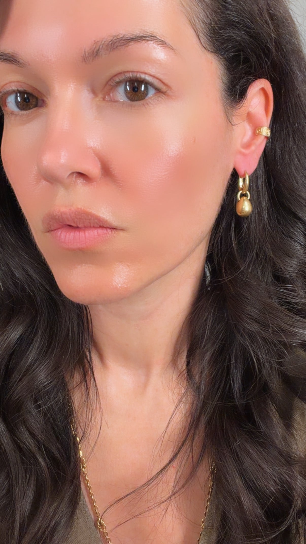 Vintage yellow 18K gold Pomellato designer egg drop leverback earrings