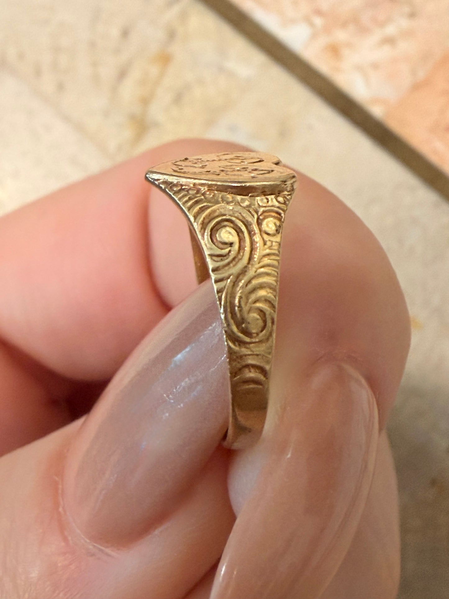 Vintage yellow 14K engraved “LP” heart signet ring, size 4.75