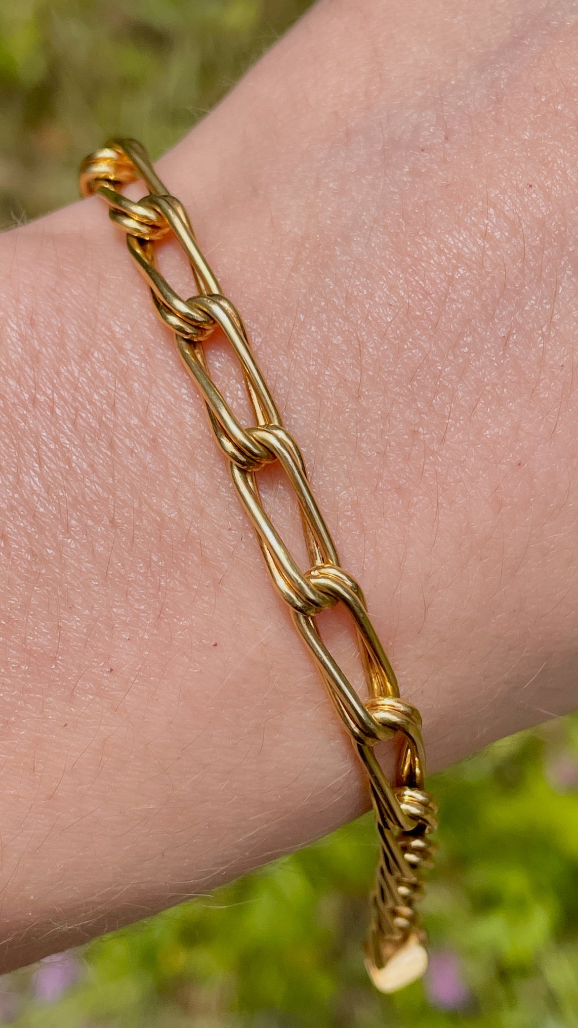 Vintage yellow 18K gold oval double link curb bracelet, 7 and 1/8 inch
