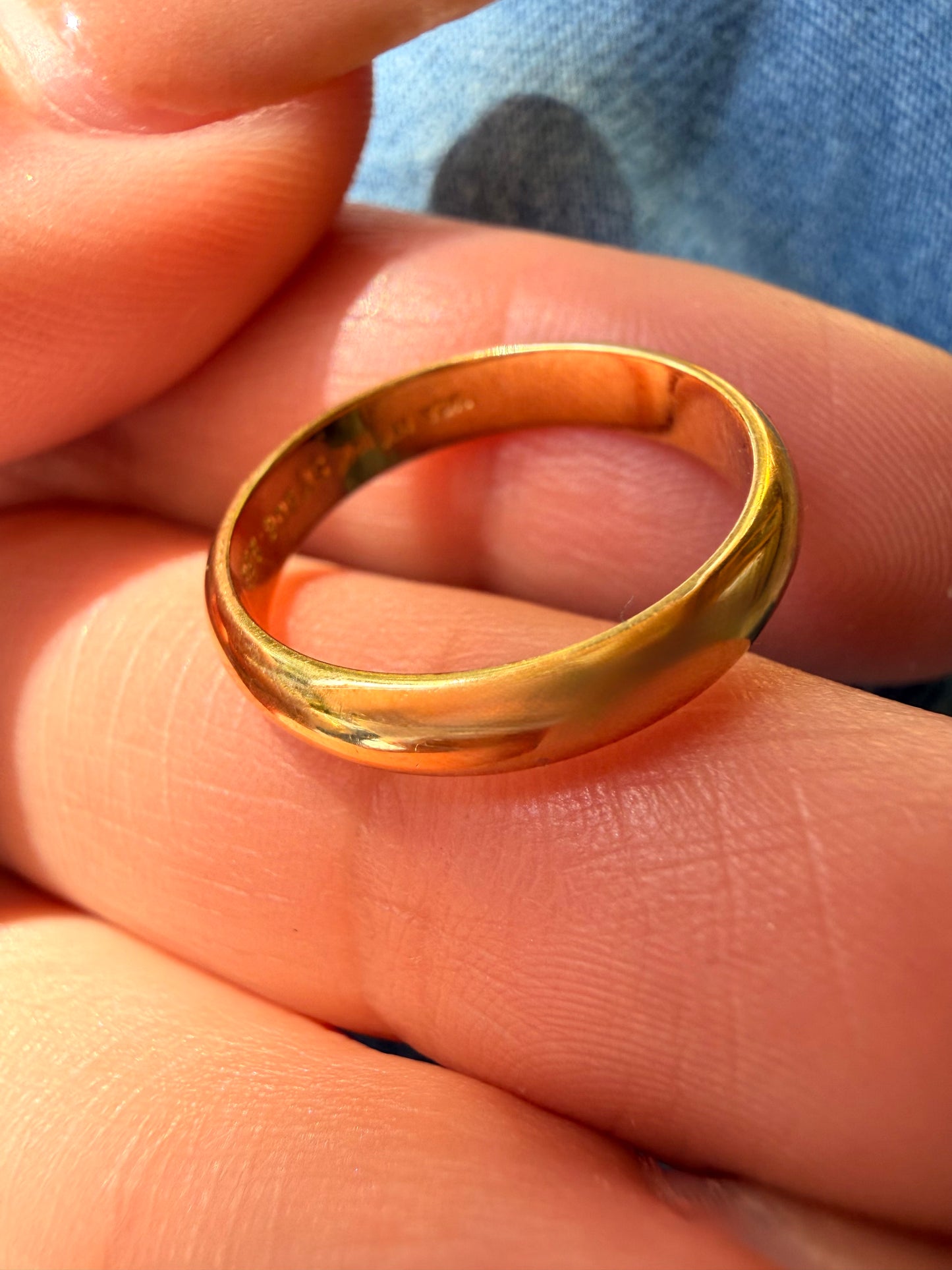 Vintage yellow 18K gold Van Cleef & Arpels band, size 4.75