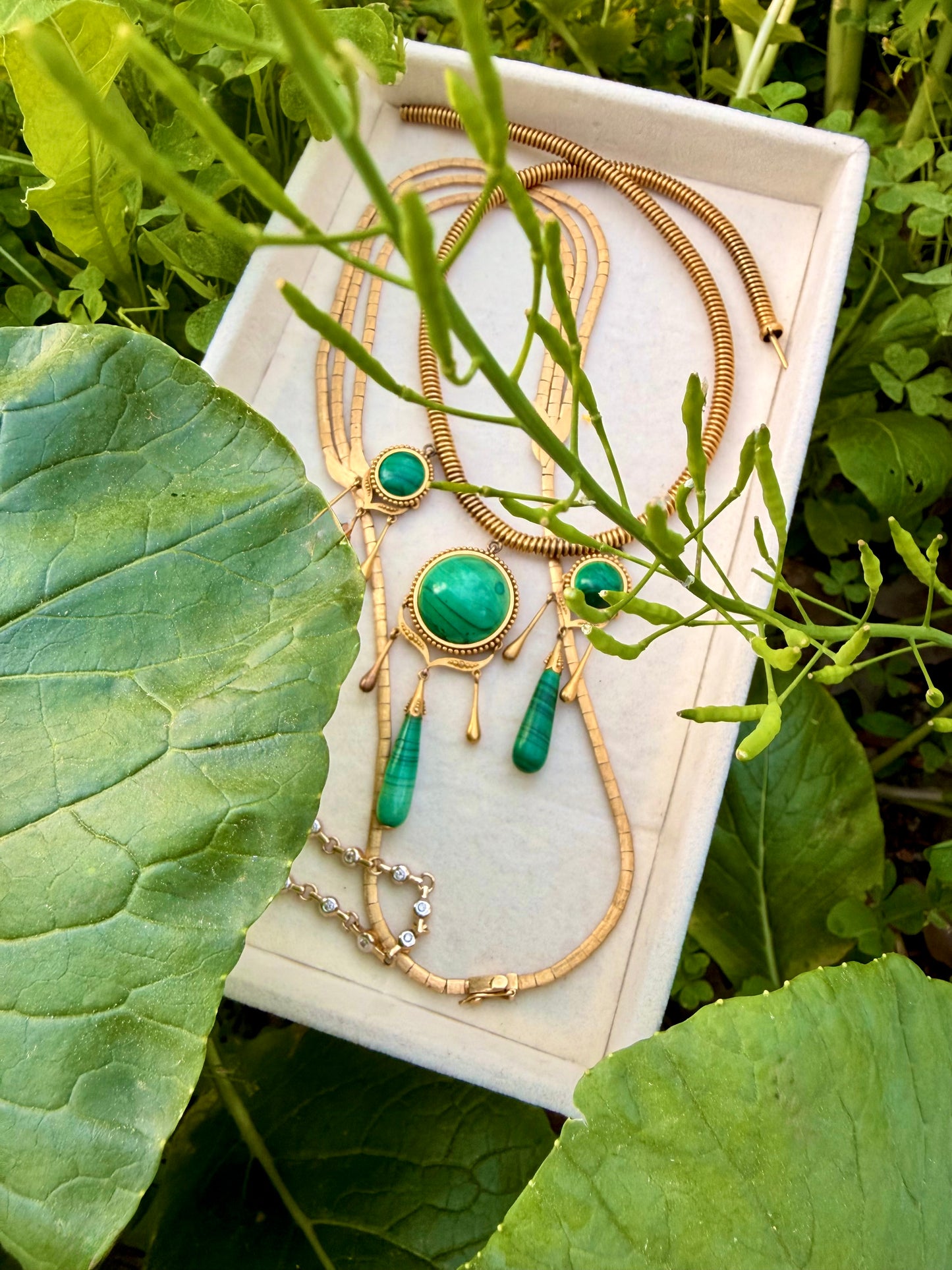 Antique yellow 18K tubogas malachite drop necklace, 16 and 1/8 inch