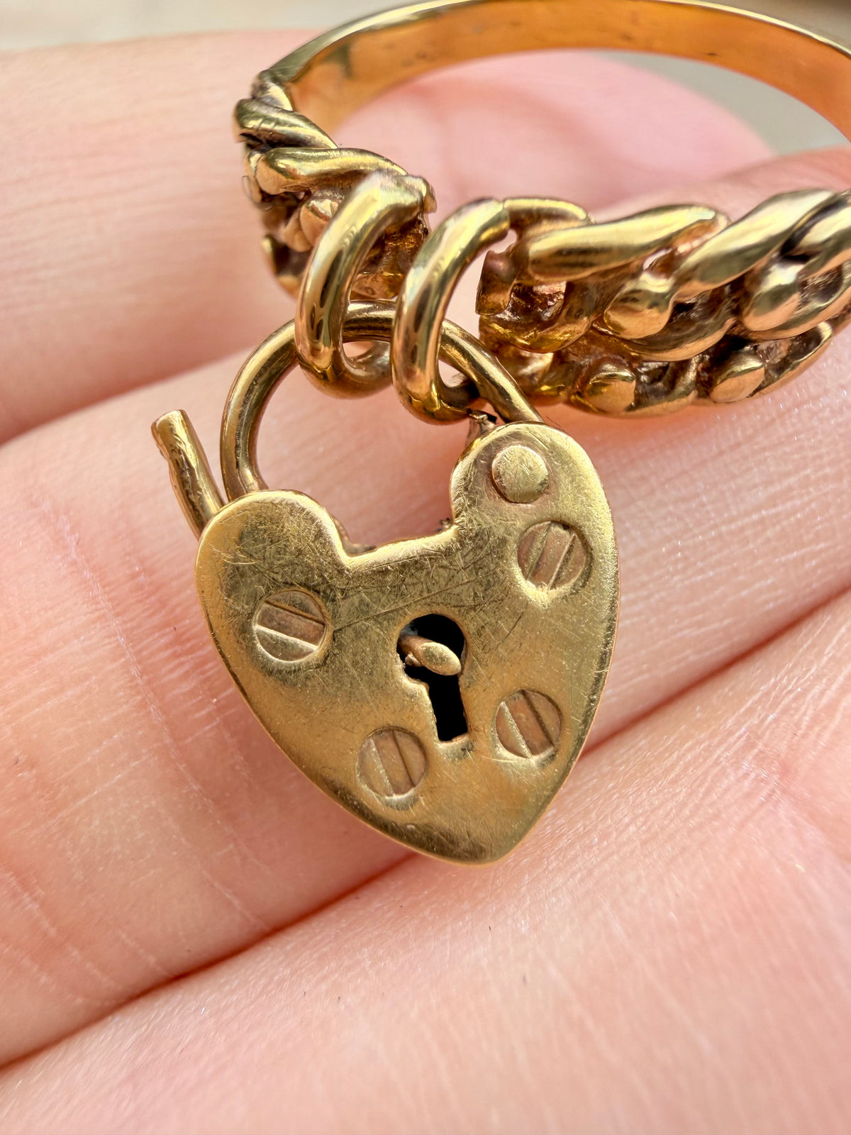 Antique yellow 14K knot ring with operating padlock, size 6.75