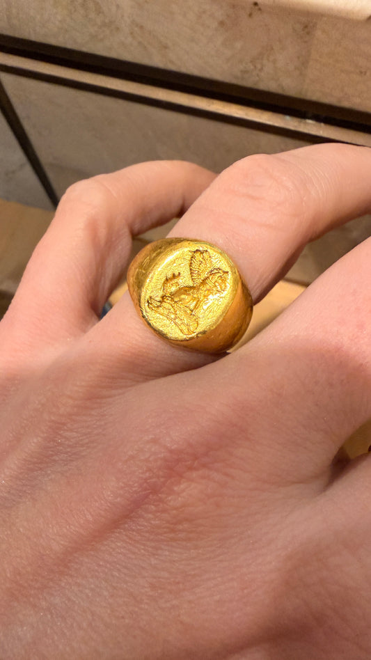 Vintage yellow 22K Griffin carved signet ring, size 6.25