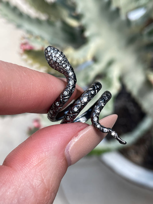 Estate white 18K with black rhodium approx .25 ctw diamond snake wrap ring, size 6