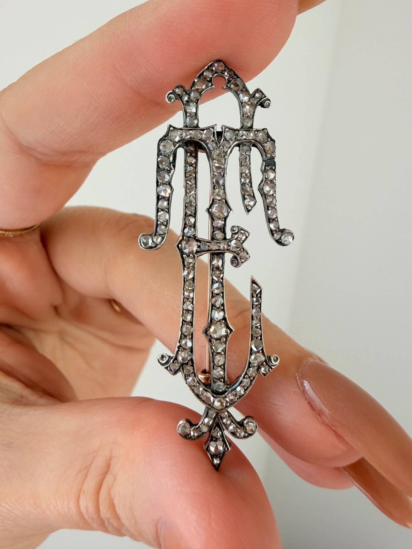 Antique Victorian 14K gold and silver approx 1.3 ctw rose cut diamond 'TE/ET' initial brooch