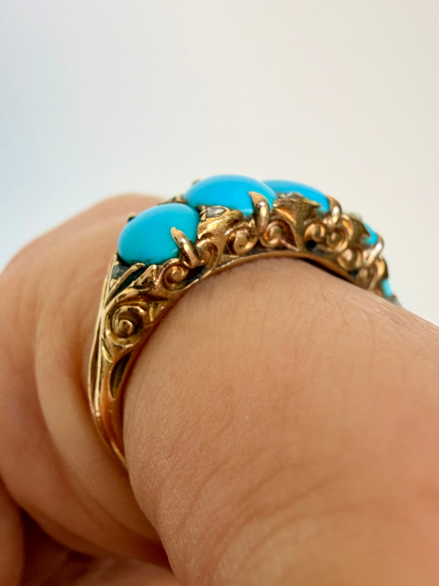 Antique 18K 5-stone Persian turquoise and rose cut diamond ring, size 7.75
