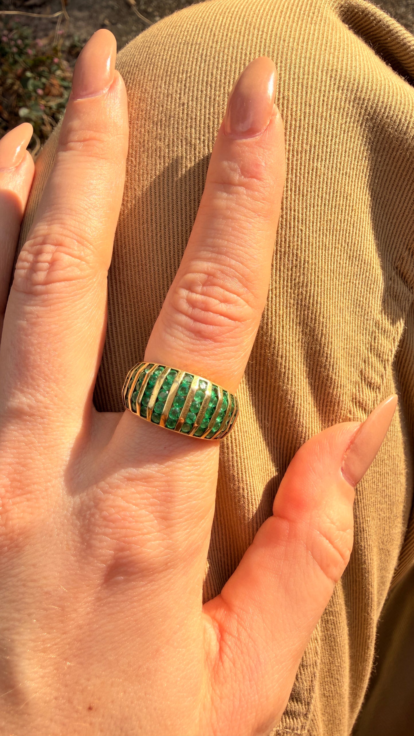 Vintage yellow 14K approx .6ctw natural emerald angled ring, size 8