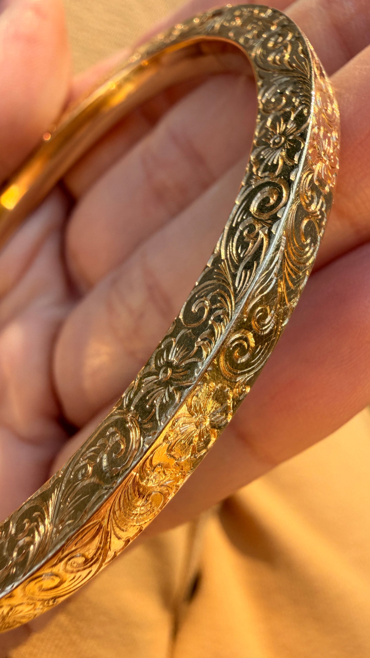 Vintage yellow 14K hand engraved oval hinge bangle, 6.75-7 inch interior