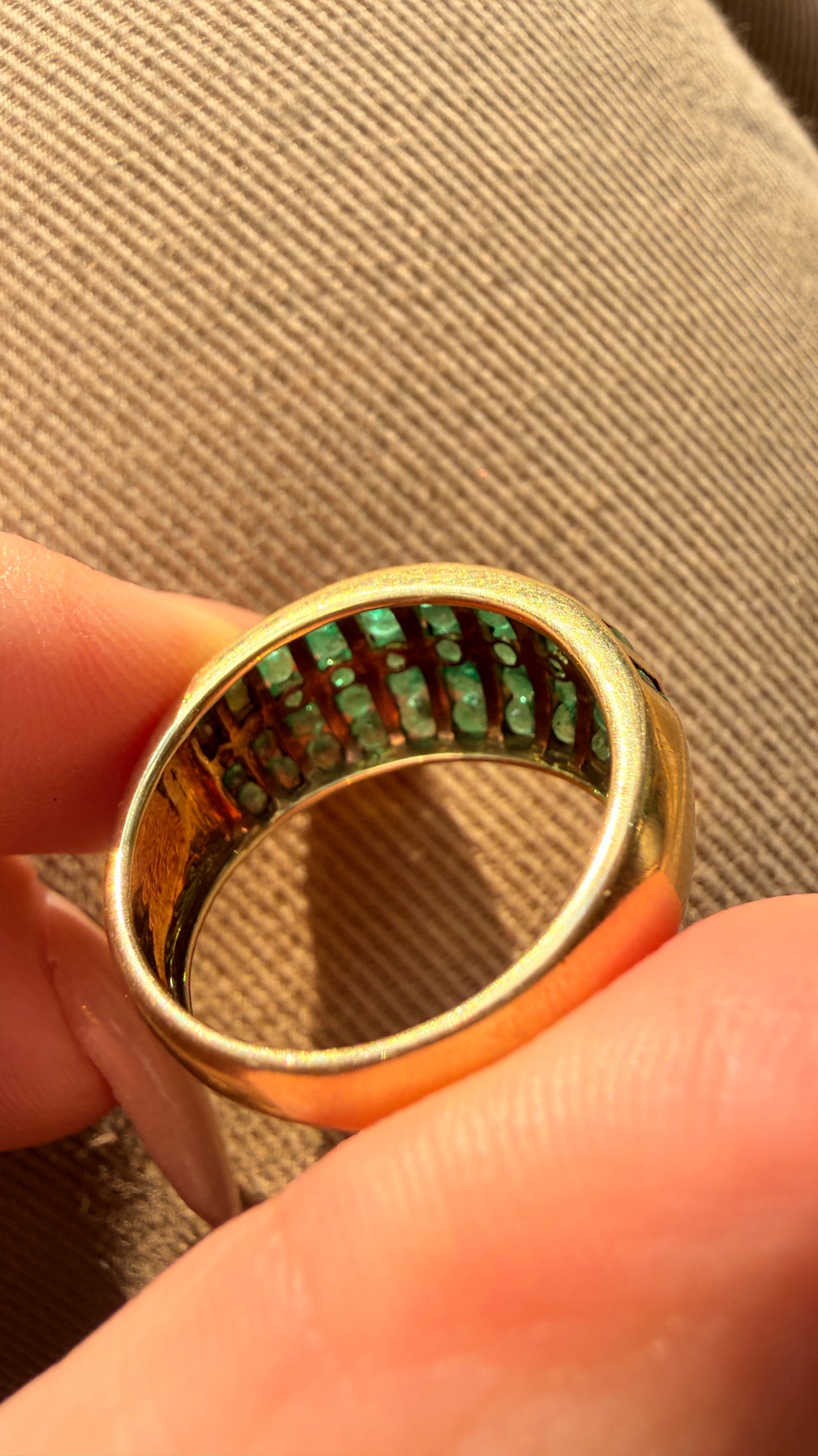 Vintage yellow 14K approx .6ctw natural emerald angled ring, size 8