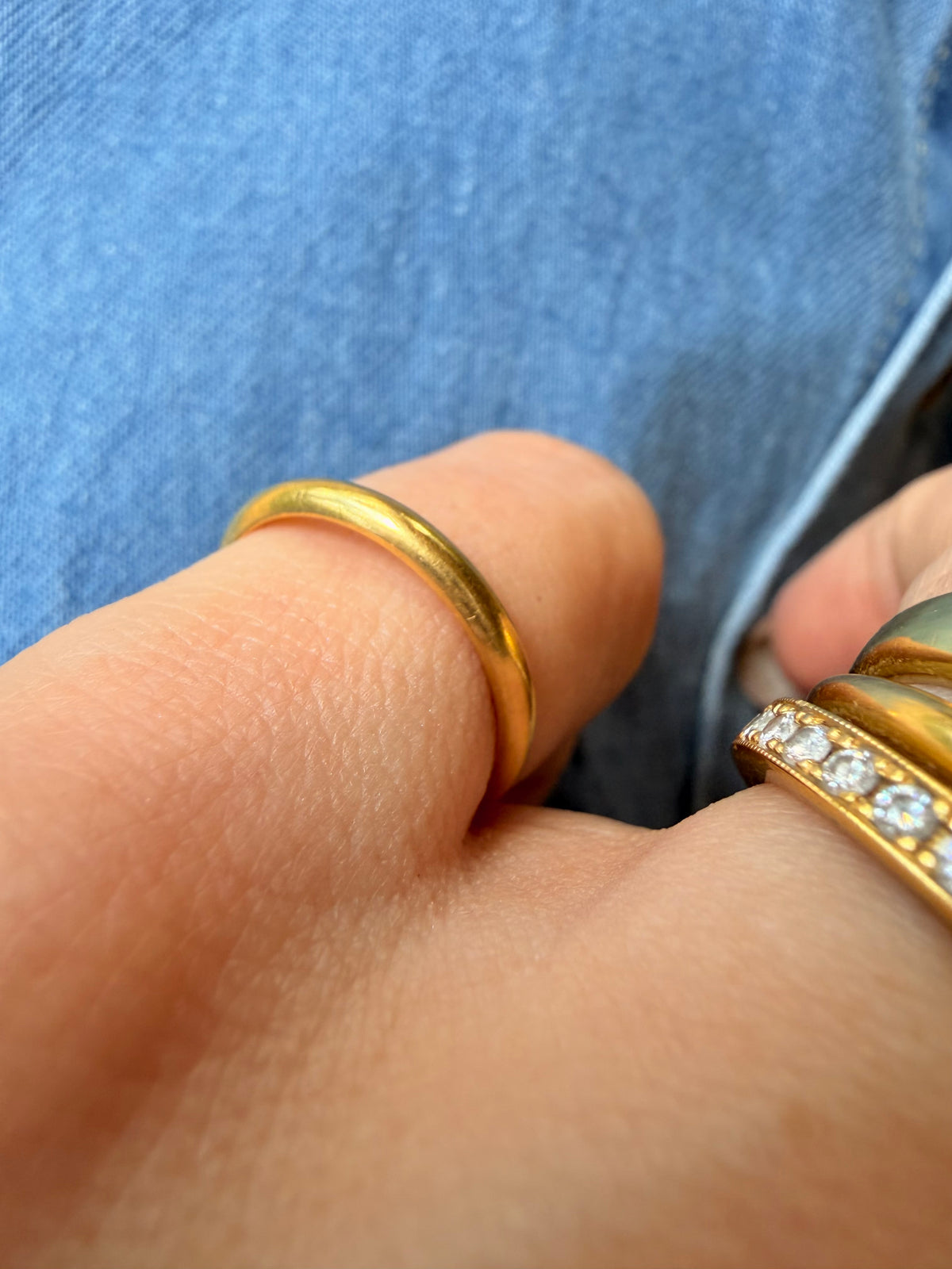 Vintage yellow 15K round band, size 4.75
