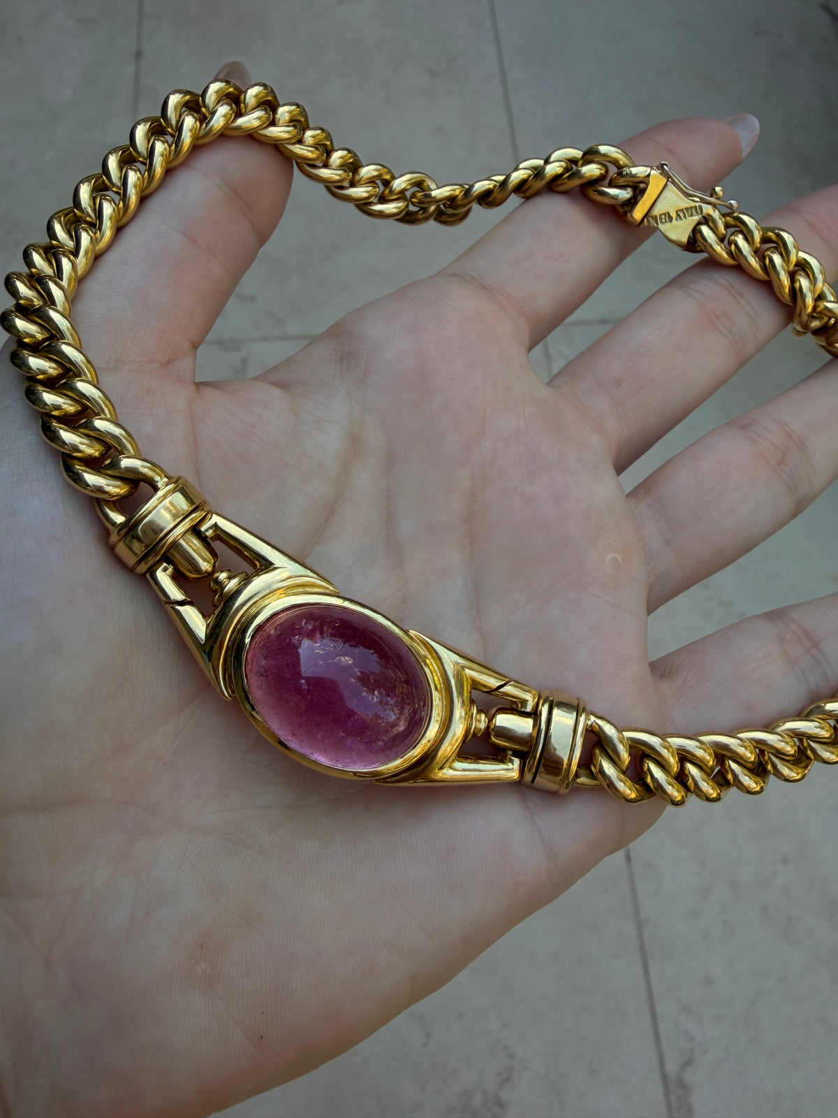 Vintage 1970s yellow 18K round curb chain with large pink tourmaline center, 15 and 1/8 inch