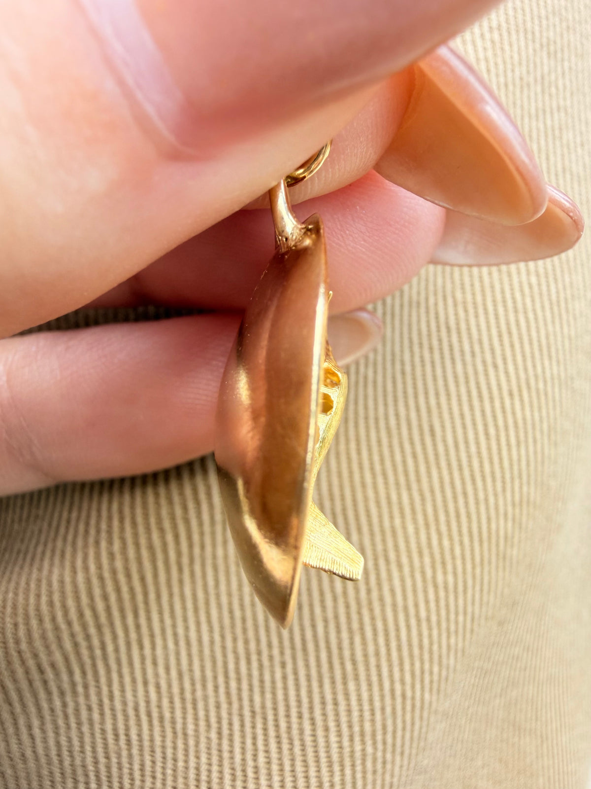 Vintage yellow 14k gold airplane pendant