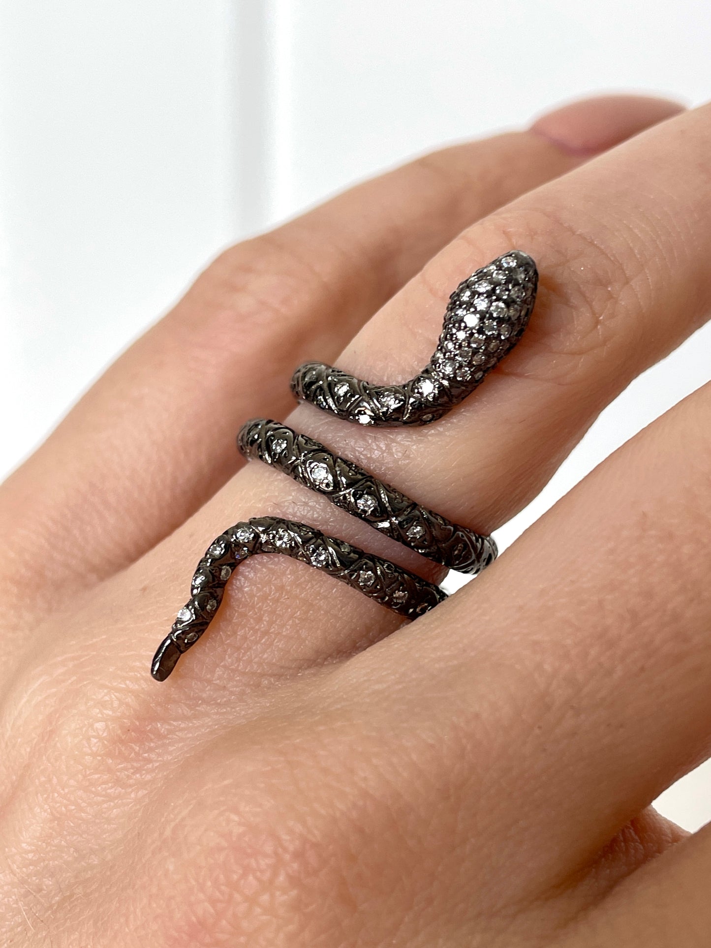 Estate white 18K with black rhodium approx .25 ctw diamond snake wrap ring, size 6