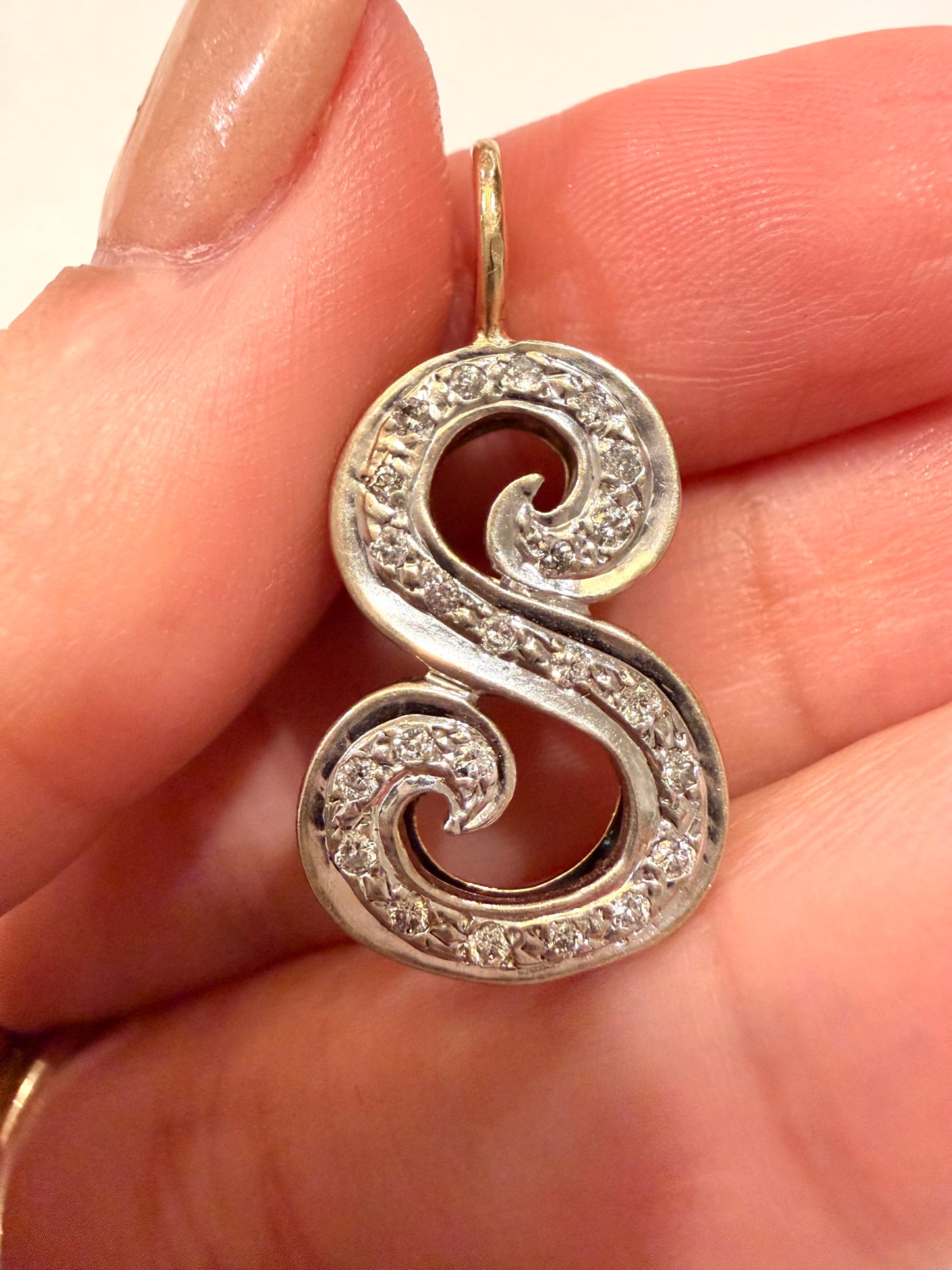Vintage 14K letter S pendant with approx .2ctw diamonds