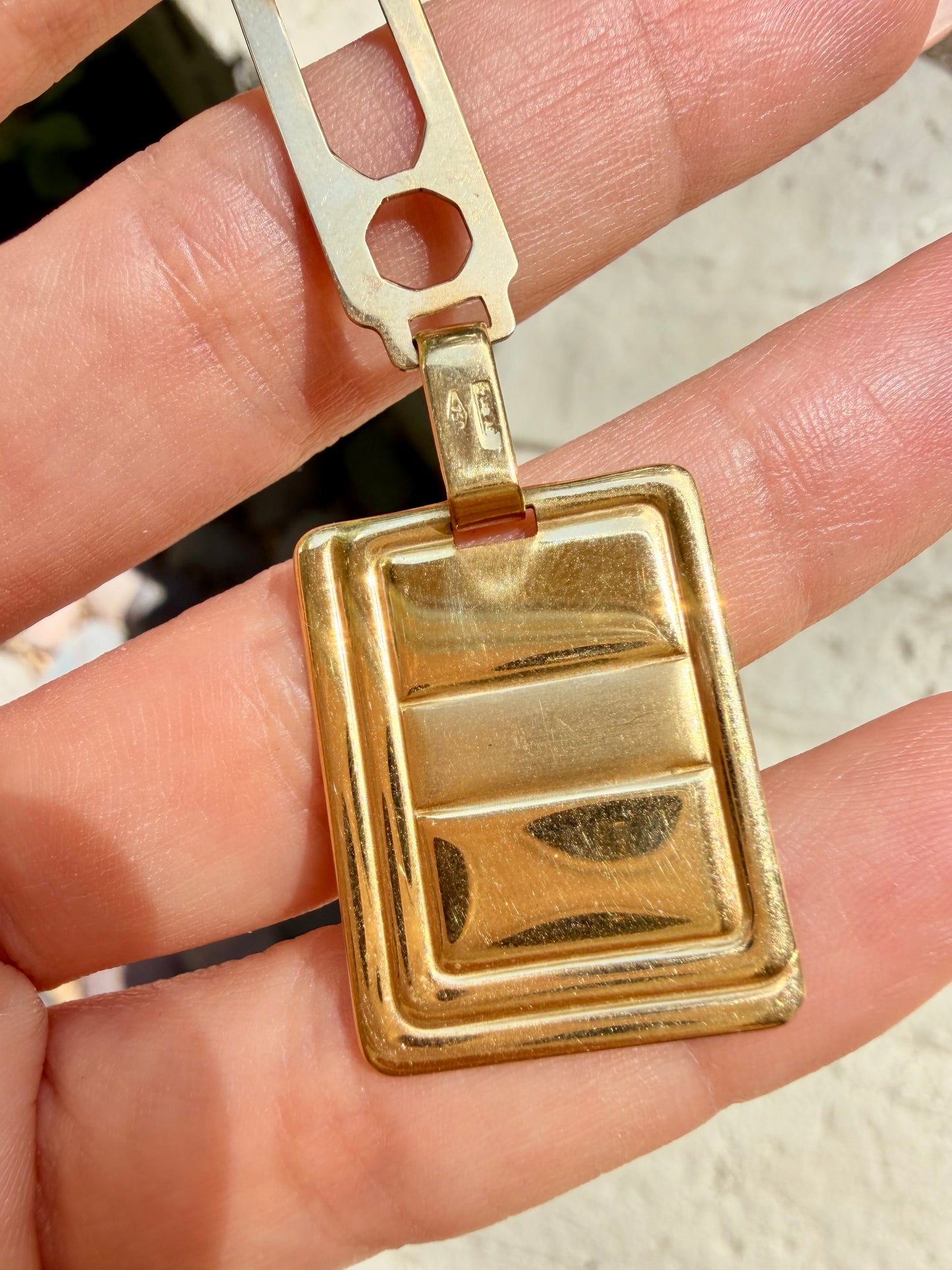 Vintage yellow 18K gold keychain or charm holder and extender
