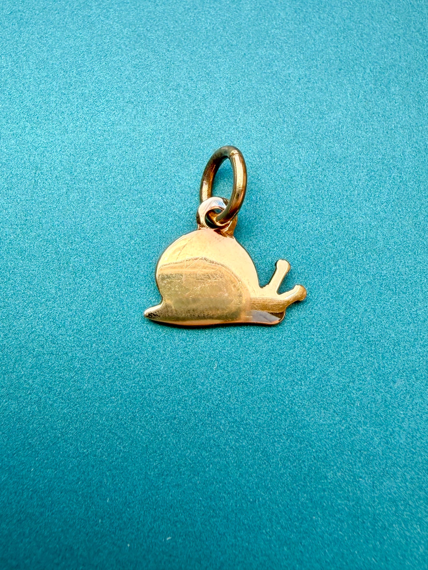 Vintage yellow 18K gold Pomellato snail charm