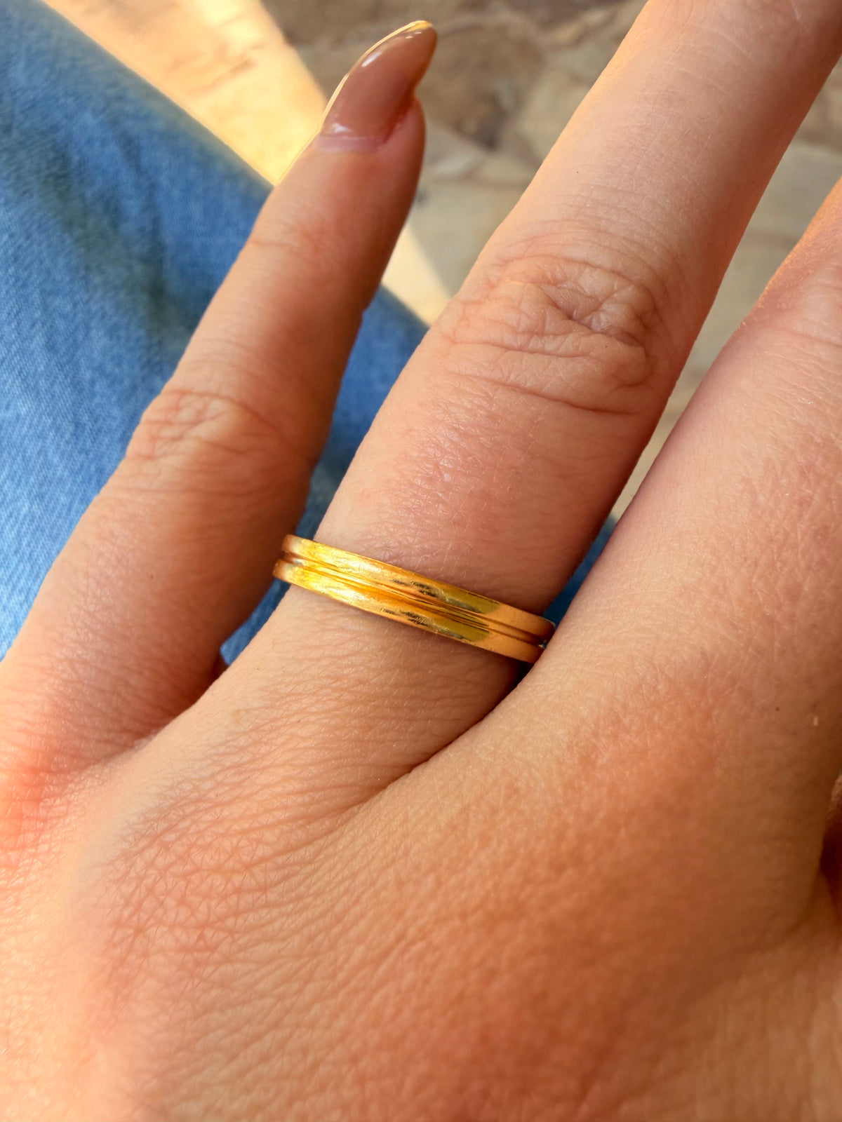 Vintage yellow 18K ribbed band, size 6