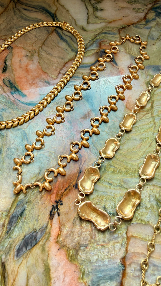 Vintage yellow 18K ornate articulated chain, 17.25 inch