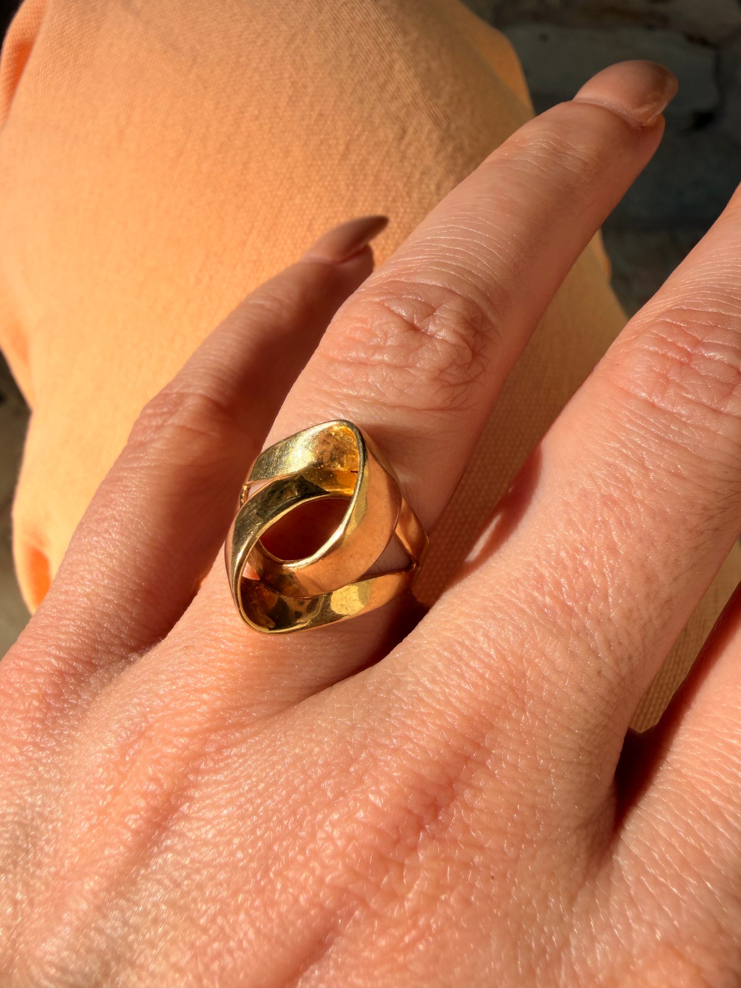 Vintage yellow 14K gold knot ring, size 6