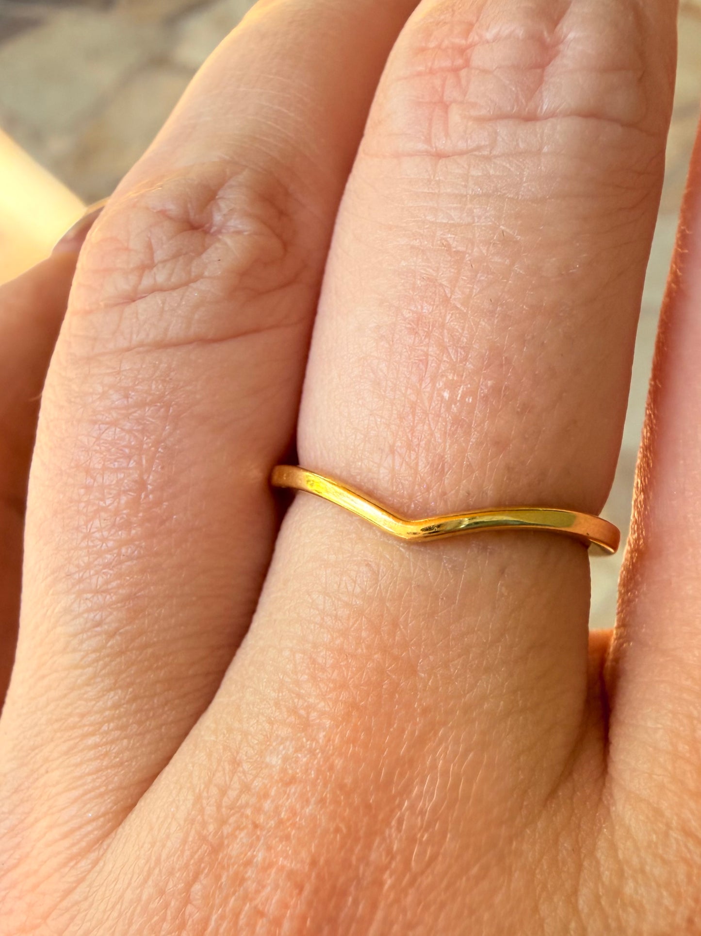 Vintage yellow 18K chevron band, size 6.5