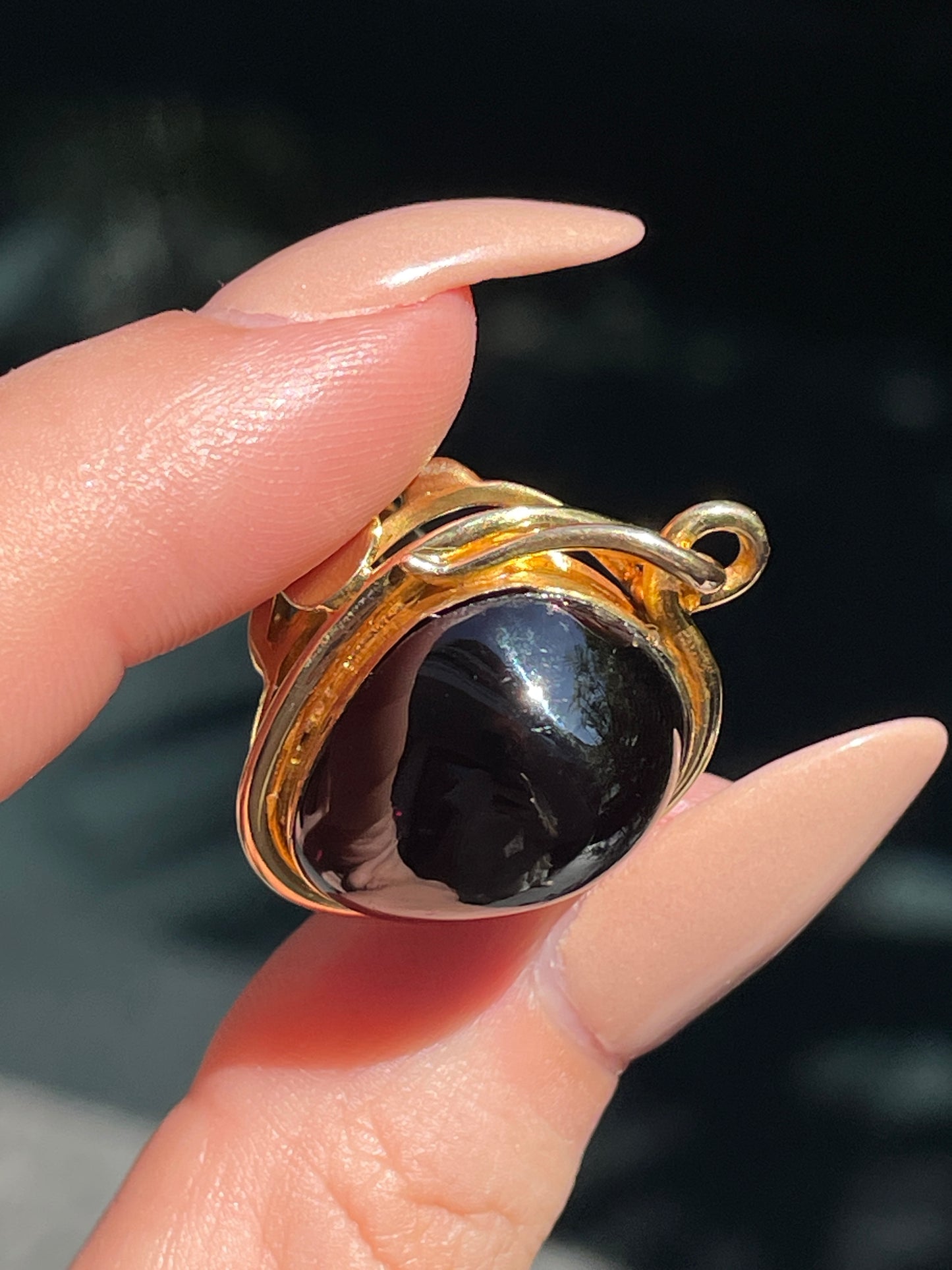 Antique yellow 14K garnet glass back locket ring, size 6.75