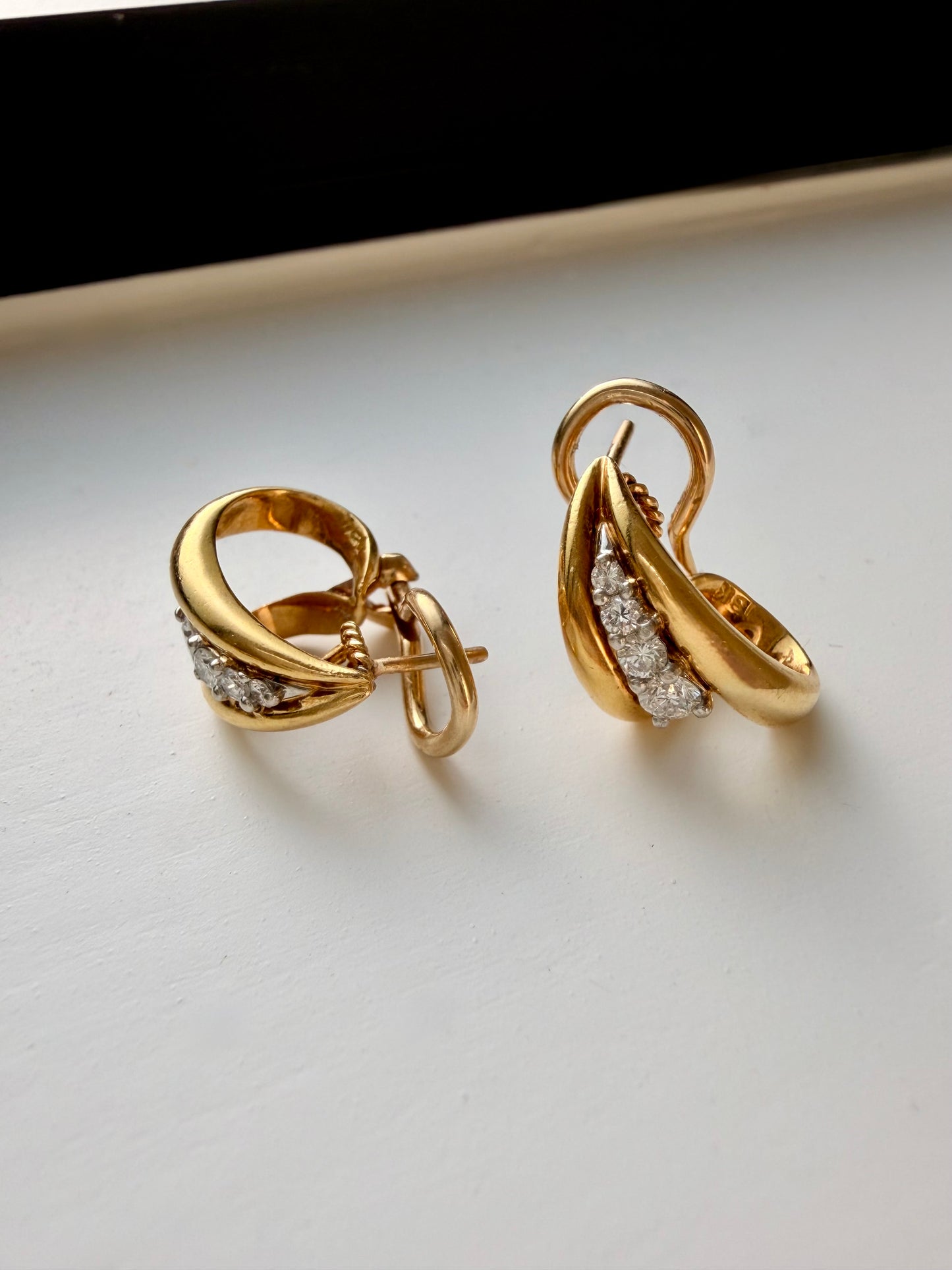 Vintage yellow 18K gold and .24ctw diamond double hoop earrings