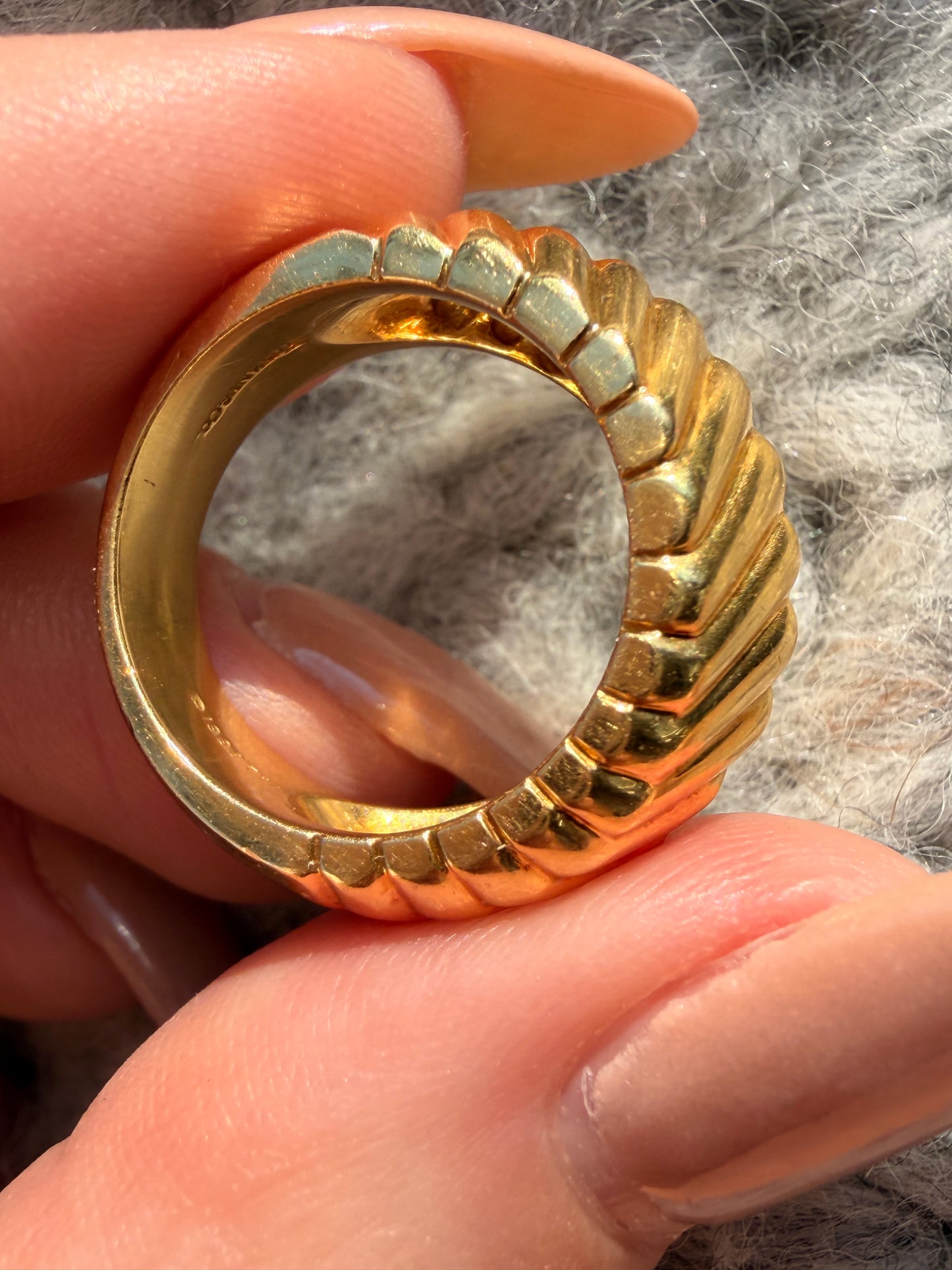 Vintage yellow 18K Tiffany & Co 18K chevron pattern band circa 1998, size 6