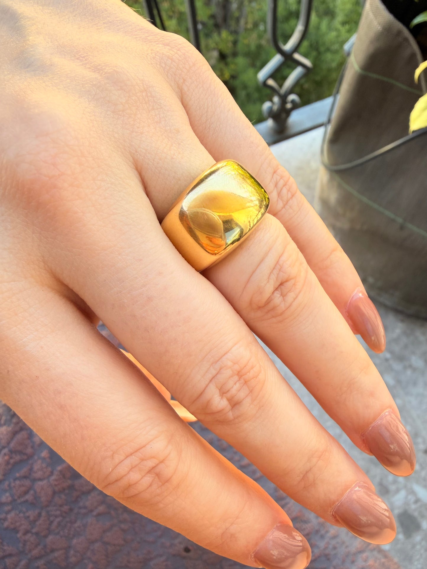 Vintage yellow 18K Cartier Nouvelle Vague ring, size 5-5.25