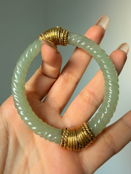 Vintage circa 1960s yellow 18K gold carved twist jade hinge bangle