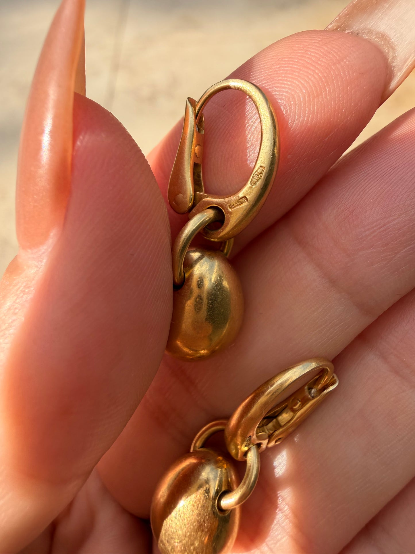 Vintage yellow 18K gold Pomellato designer egg drop leverback earrings
