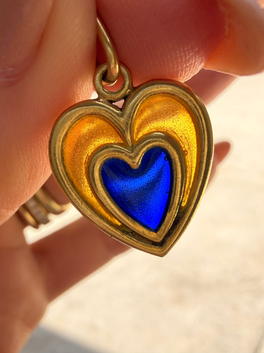 Vintage yellow 18K gold plique a jour enamel heart pendant
