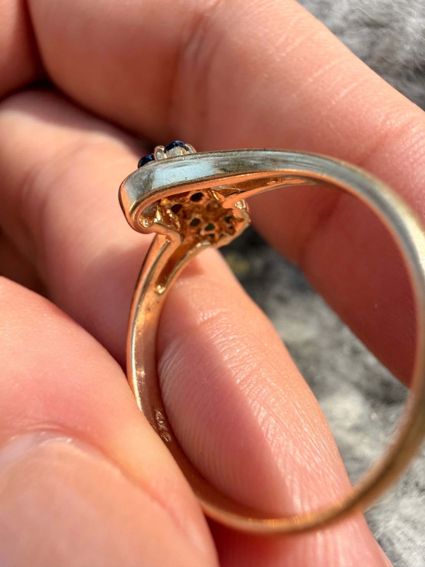 Vintage yellow 14K sapphire and emerald and diamond floral ring, size 6.5