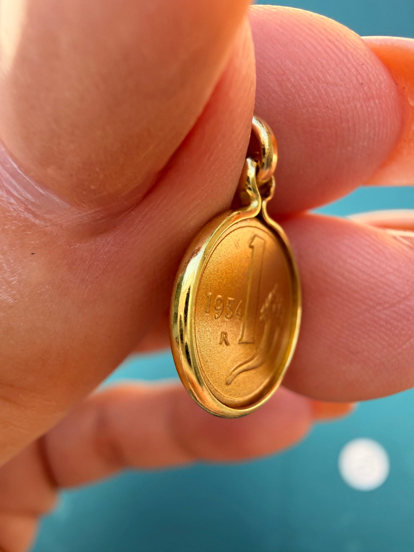 Vintage yellow 18K gold Italian 1 Lire coin charm