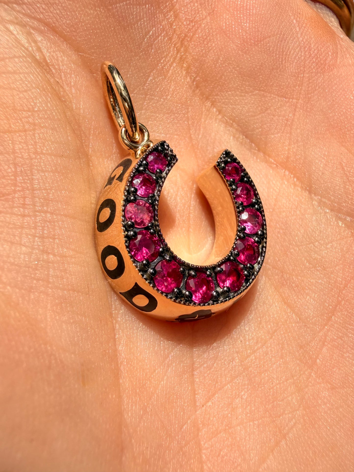 3GOG Original Good Luck Horseshoe Milgrain Pendant