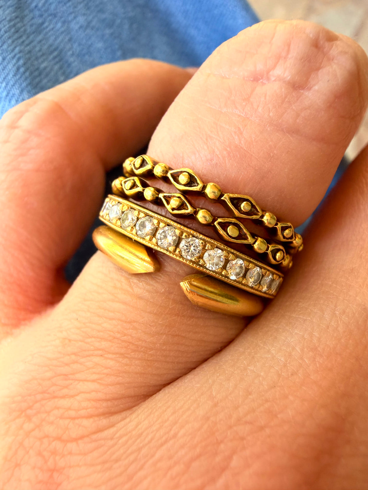Vintage yellow 18K patterned eternity band pair, 5.75 and 5.75/6