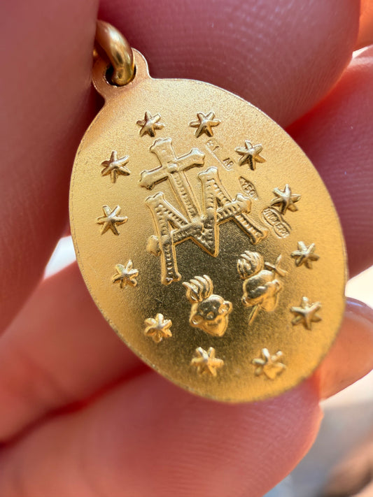Vintage 18K Unoaerre Virgin Mary miraculous medal charm