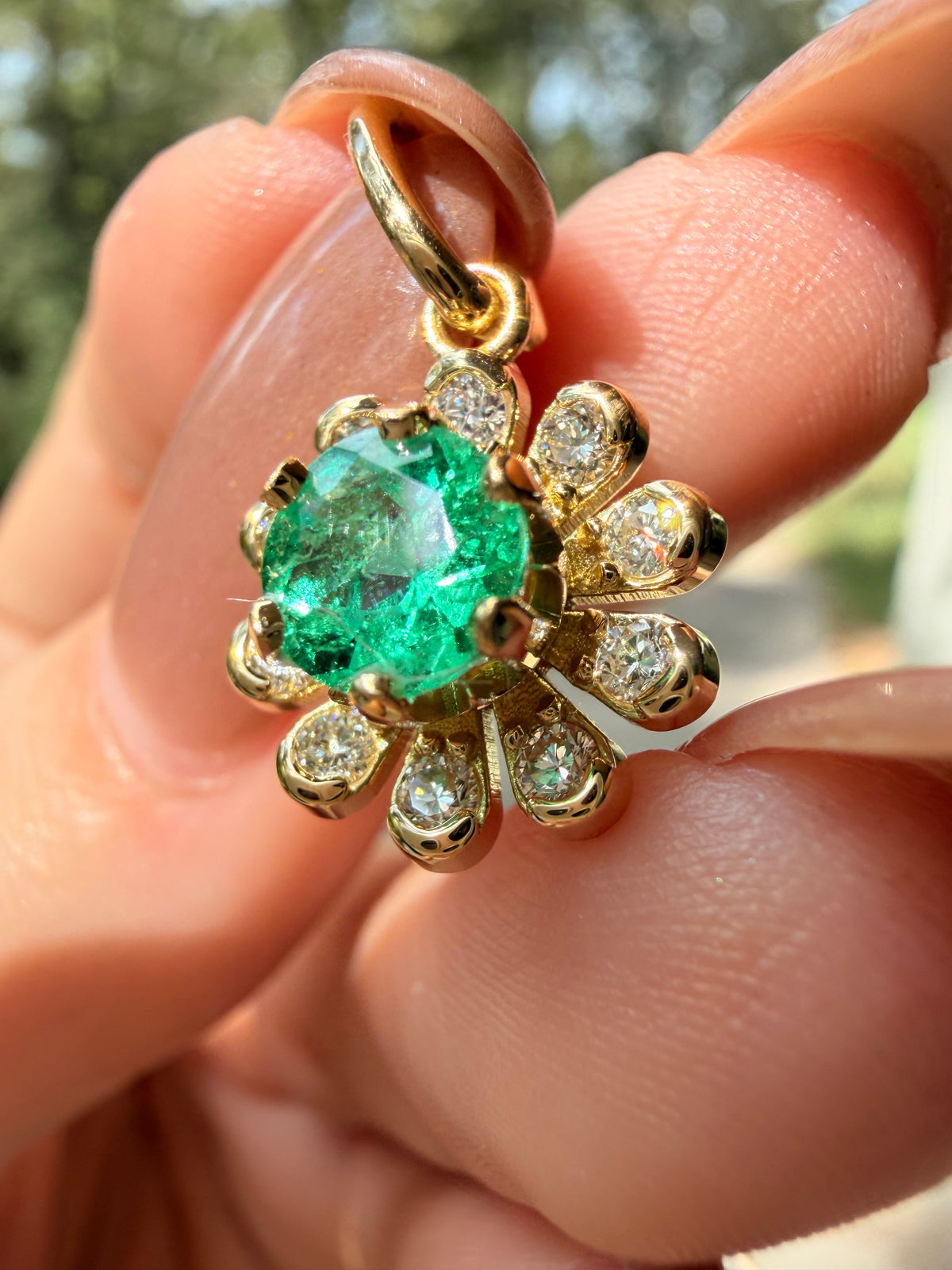3GOG Natural Colombian Emerald and Diamond Garden Party Flower Pendant 18K - Oct 2026 drop