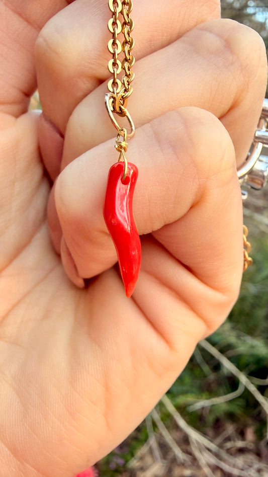 Vintage yellow 14K/18K red coral cornicello charm