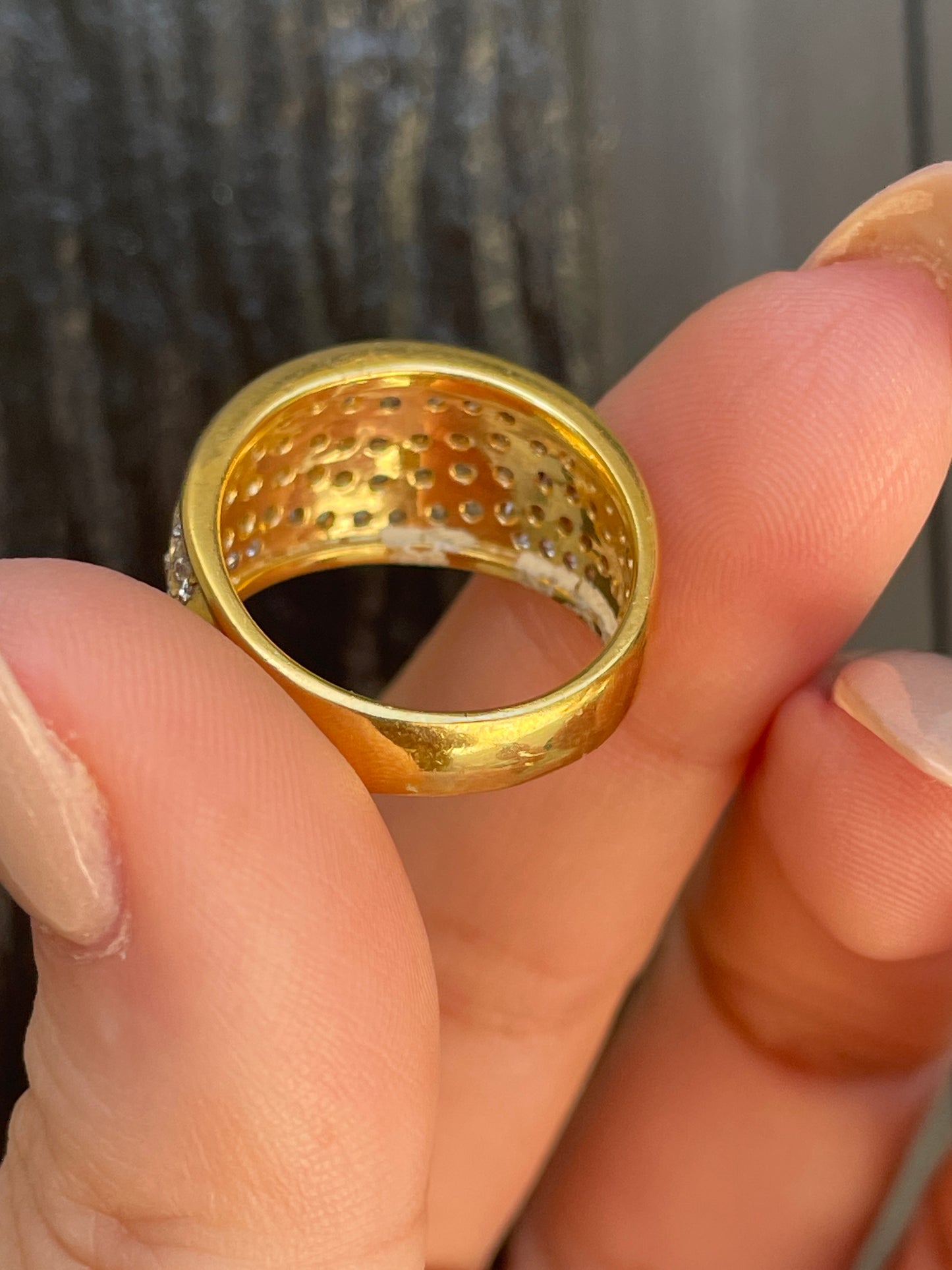 Vintage yellow 18K approx .6 ctw diamond wide wavy pattern band, size 6.5